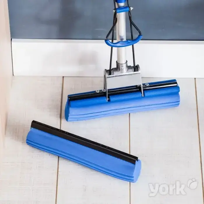 Replaceable push-on brush head MOP TOP Photo
