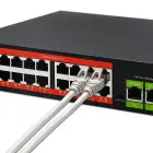 Qoltec Fast Ethernet PoE SWITCH | 16x RJ45 10/100 Mb/s |  2x RJ45 Uplink 1000 Mb/s | 1x SFP 1000 Mb/s Photo