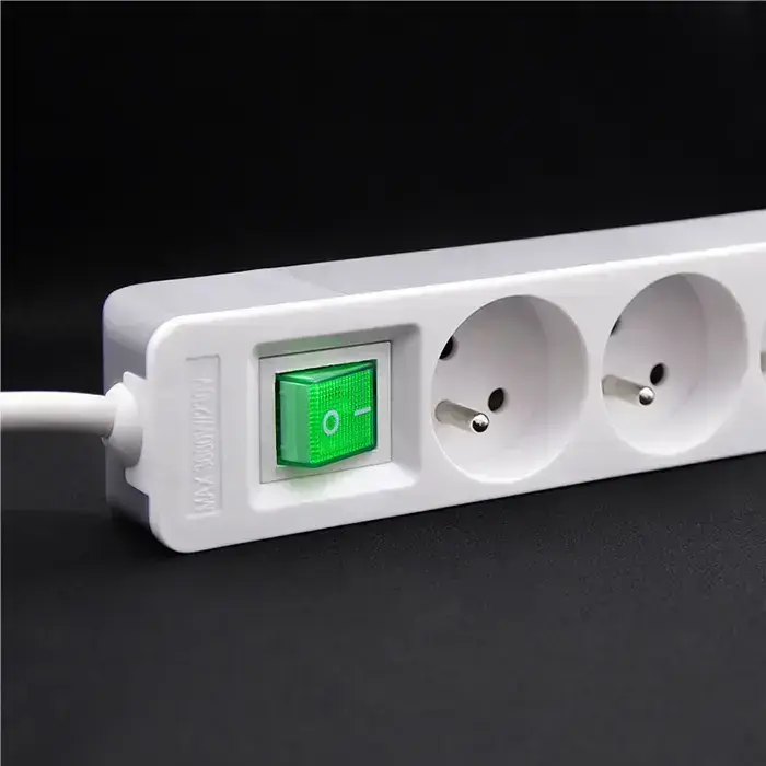 Qoltec Power strip | 6 sockets | 1.8m | White-grey Photo