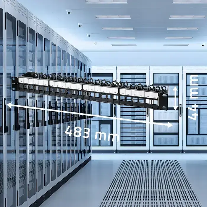 Qoltec Solid steel patch panel for 19'' rack | 24 ports | 1U | UTP | Black Photo