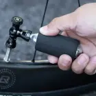 Rockbros CO₂ pump, aluminum alloy valve head, cartridge-free, Presta/Schrader compatible - black Foto 4