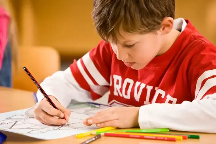 Zīmulis STAEDTLER TRADITION HB sarkans korpuss Foto 17