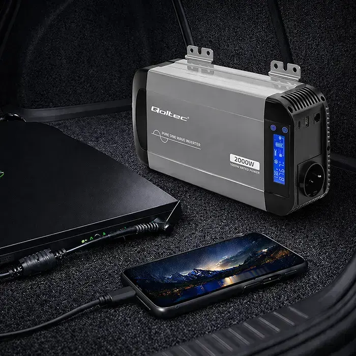 Qoltec Pure Sine Wave Inverter | 12V to 230V | 1000/2000W | LCD | USB | USC-C | Compatible with LiFePO4 GEL AGM  Foto 6