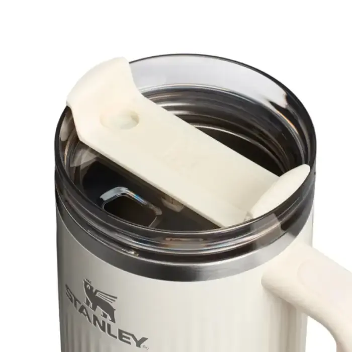 Termokrūze ar salmiņu The Quencher H2.0 Fluted Tumbler 1.18L glancētā krēmkrāsā  Foto 2