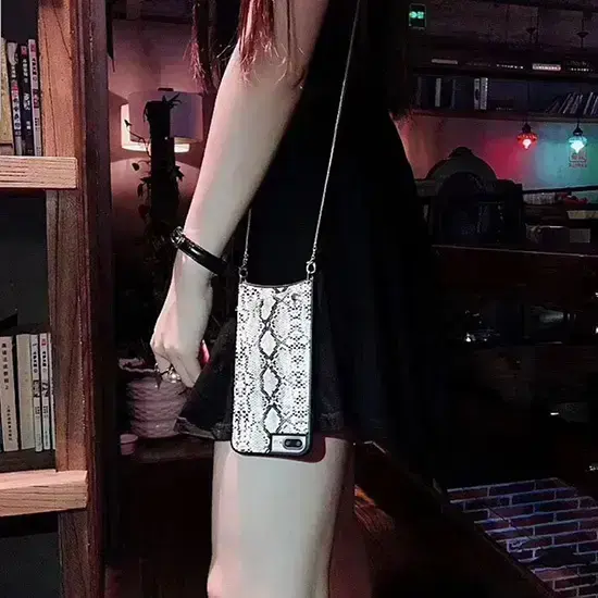 BAG - SNAKE Leather Case - IPHONE XS MAX White Photo