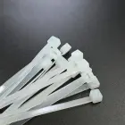 Qoltec Self-locking cable tie | 4.8*160 mm | 100 pcs. | Nylon66 | UV | White Photo